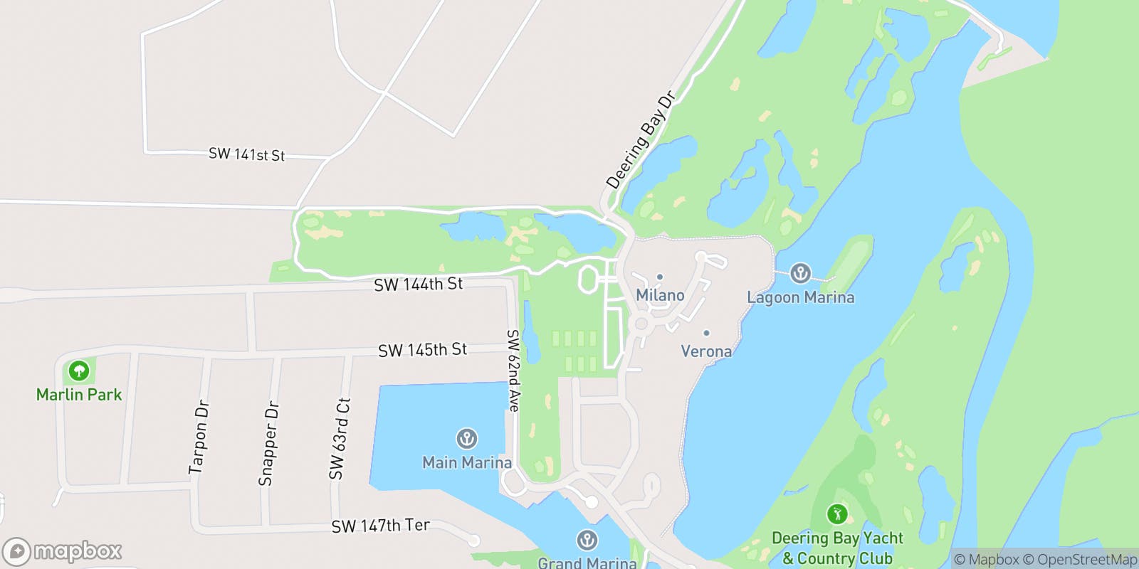 Street map of Deering Bay Yacht & Country Club and its local surroundings.